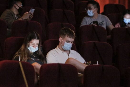 Nove preporuke za kinodvorane: Gledatelji bez maske samo kad jedu kokice i piju napitke